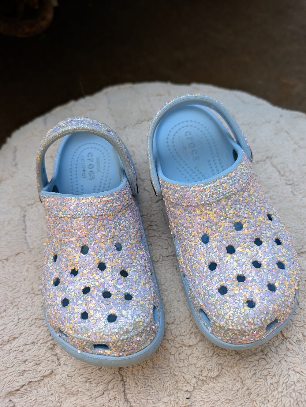 Women's Textured Sparkly Crocs Size 6